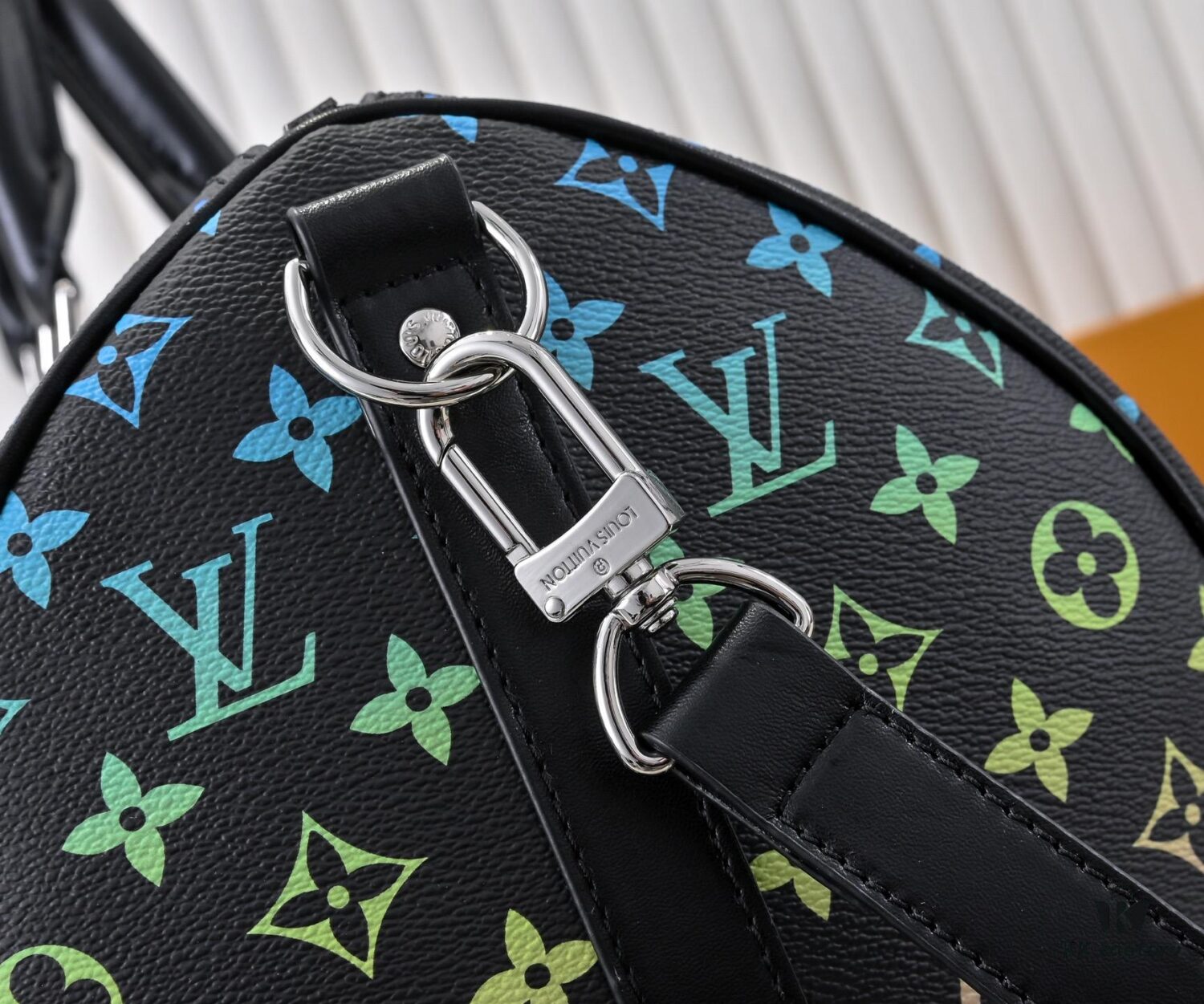 New Arrival M13745 41416 13915 Gradient Tricolor Series LV2025 Spring/Summer Collaboration with Takashi Murakami