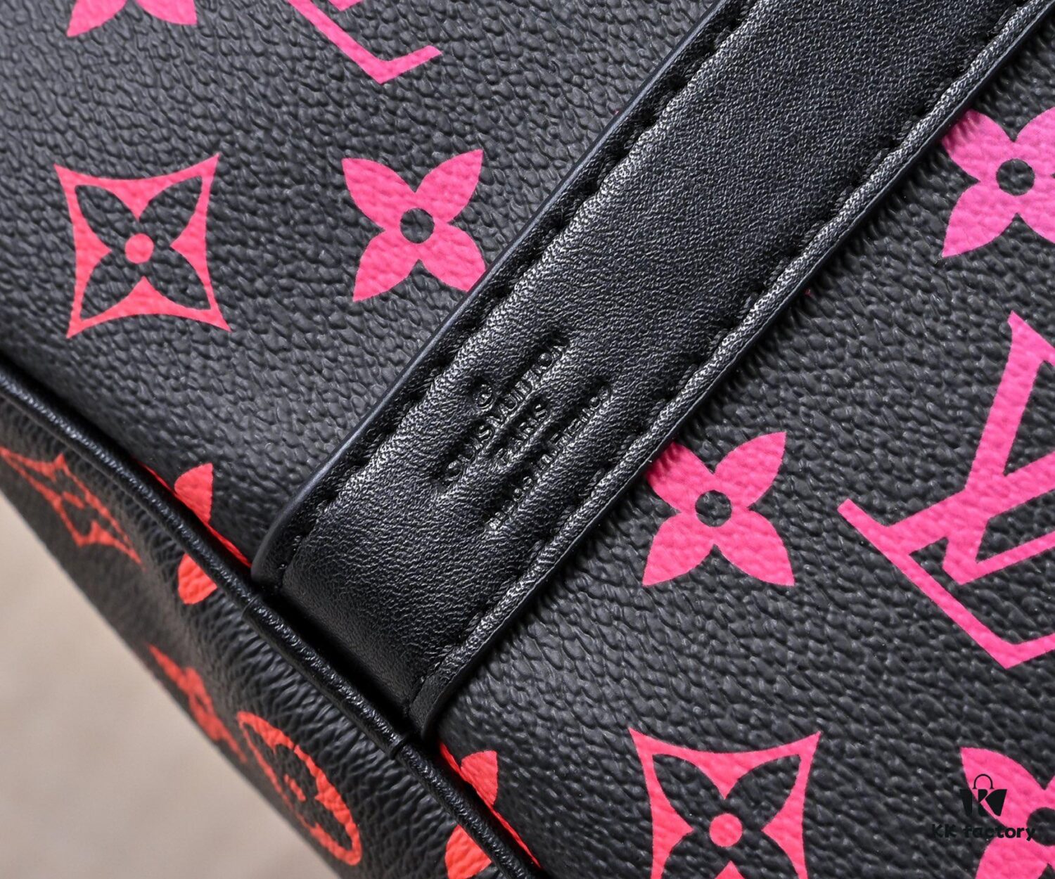 New Arrival M13745 41416 13915 Gradient Tricolor Series LV2025 Spring/Summer Collaboration with Takashi Murakami