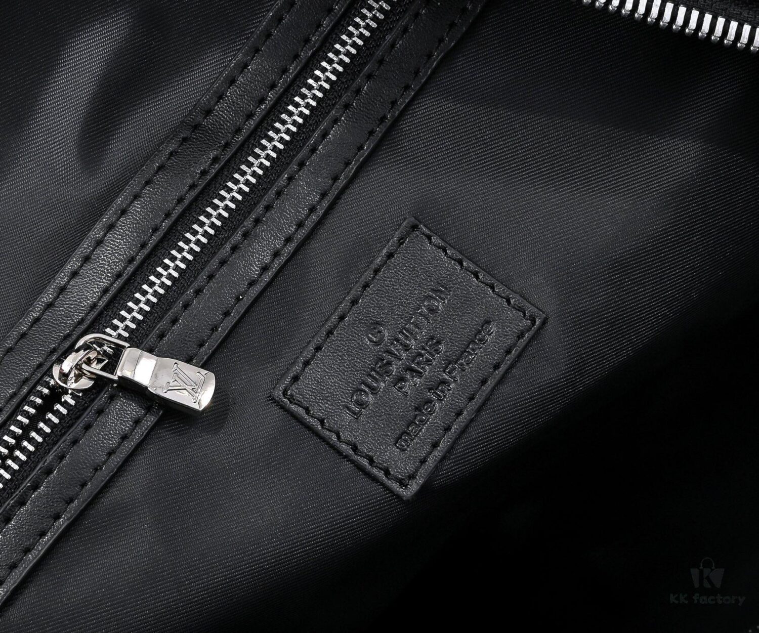 New Arrival M13745 41416 13915 Gradient Tricolor Series LV2025 Spring/Summer Collaboration with Takashi Murakami