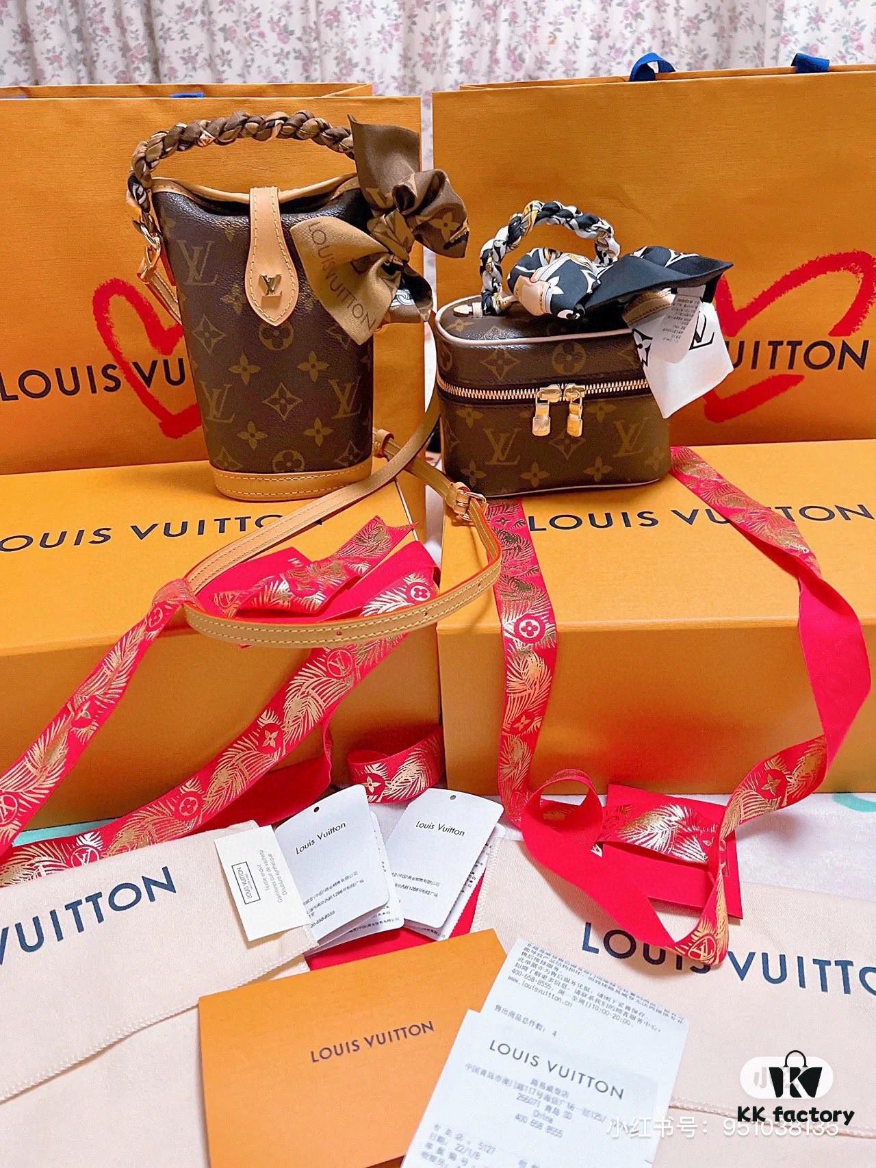 Quality Upgrade 🔥 Exclusive Real-shot M80874 Monogram Vintage Mini Ice Cream Cone Bag 2022 Latest Fold Me Mini Style with Magnetic Clasp Design, Leather Featuring LV Hardware Elements, Compact and Exquisite Unisex Bag