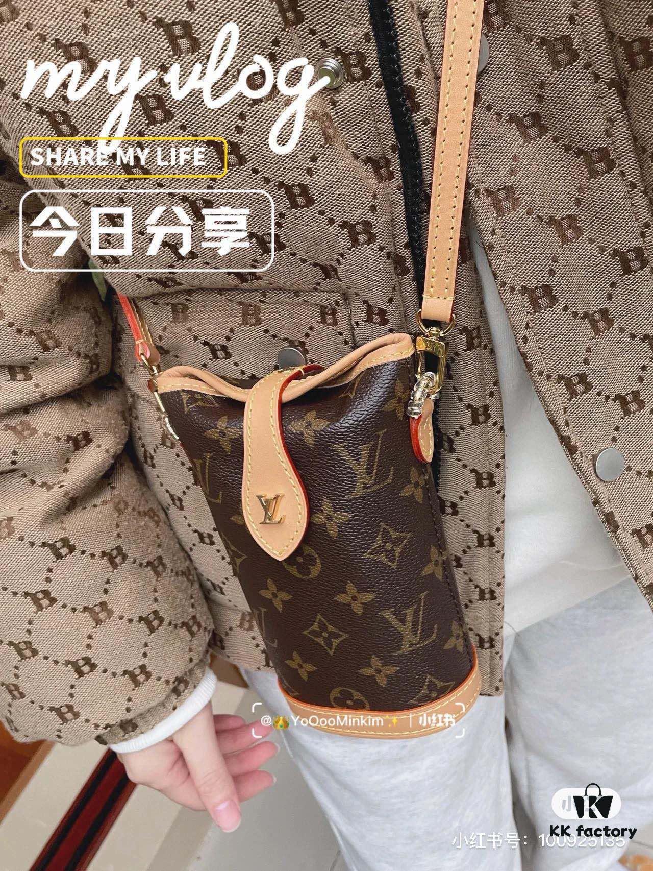 Quality Upgrade 🔥 Exclusive Real-shot M80874 Monogram Vintage Mini Ice Cream Cone Bag 2022 Latest Fold Me Mini Style with Magnetic Clasp Design, Leather Featuring LV Hardware Elements, Compact and Exquisite Unisex Bag
