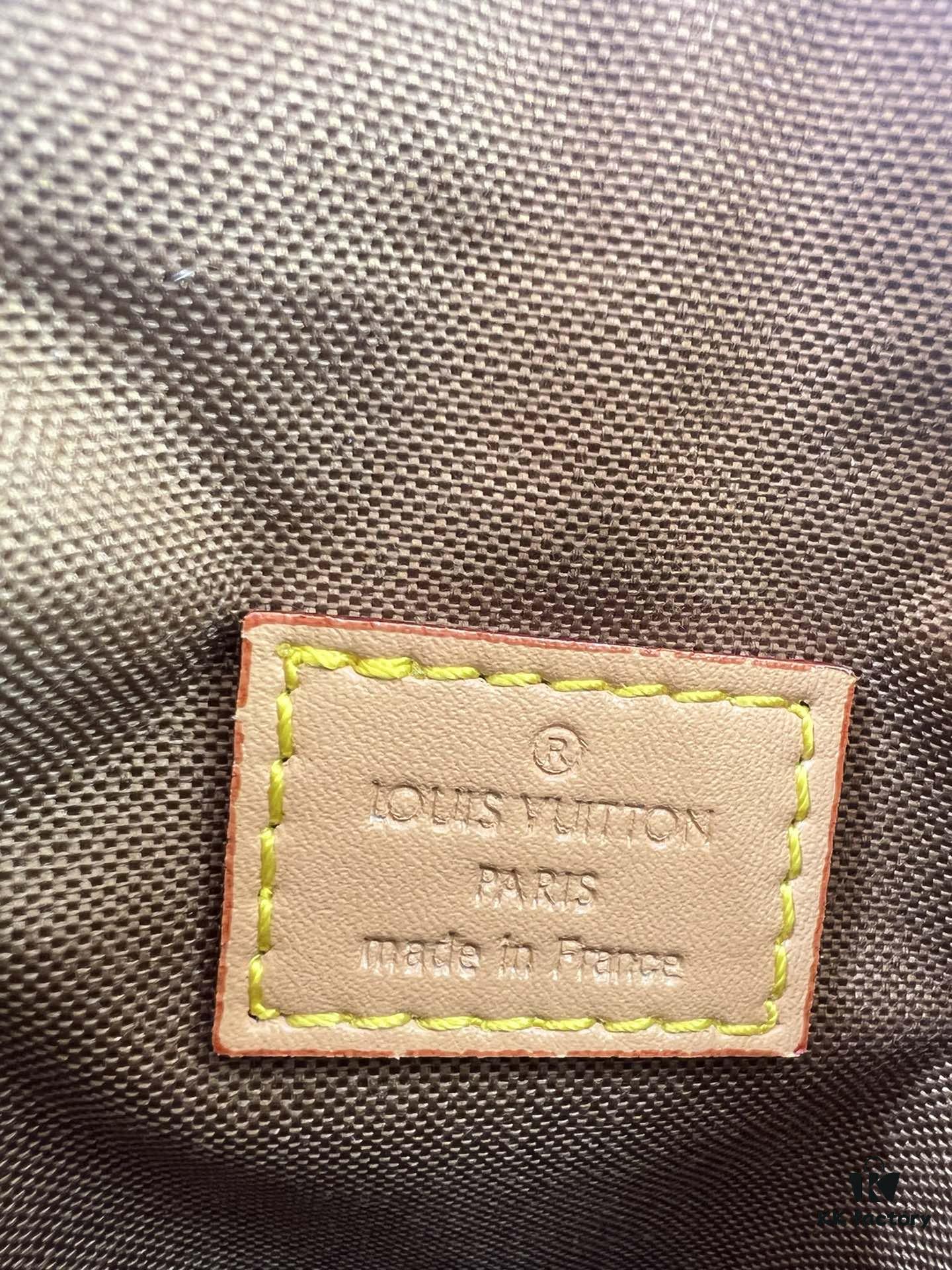 Quality Upgrade 🔥 Exclusive Real Shot M80874 Vintage Mini Ice Cream Cone Bag 2022 Latest Fold Me Mini with Magnetic Clasp Design, Incorporating LV Hardware Elements, Compact and Exquisite Unisex Leather Bag