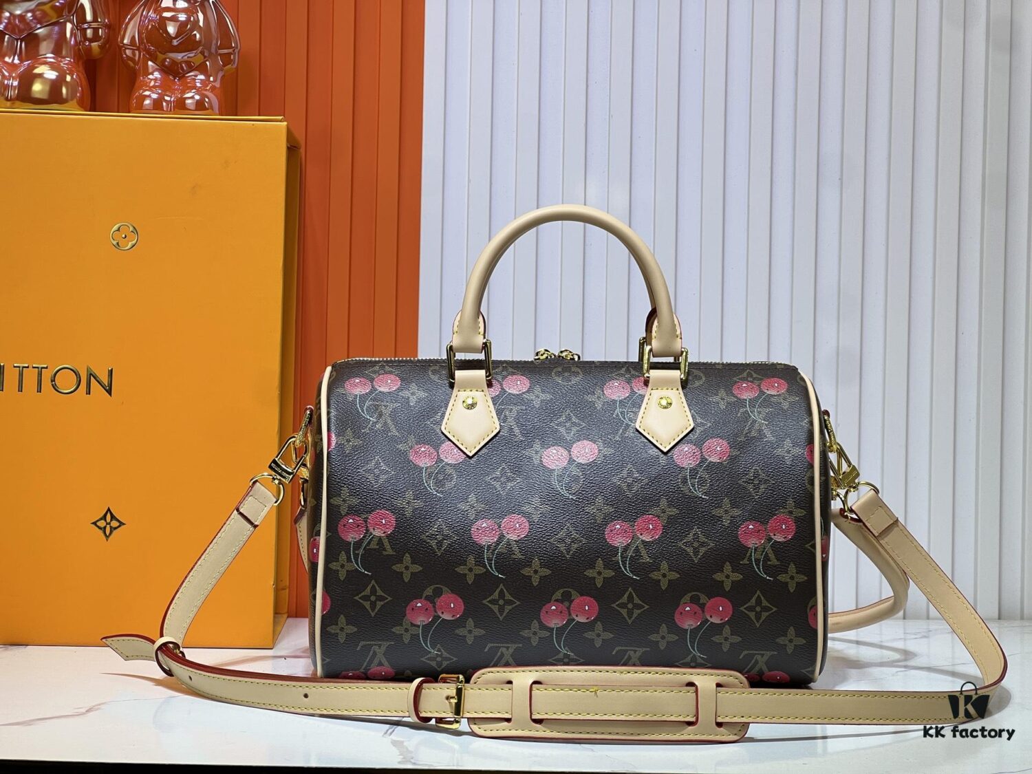 M17089 M40391 Louis Vuitton Cherry Series Handbag from 2005 Designed by Takashi Murakami