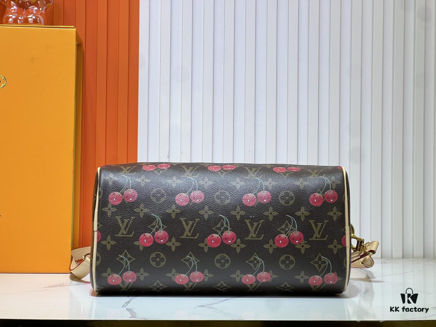 M17089 M40391 Louis Vuitton Cherry Series Handbag from 2005 Designed by Takashi Murakami