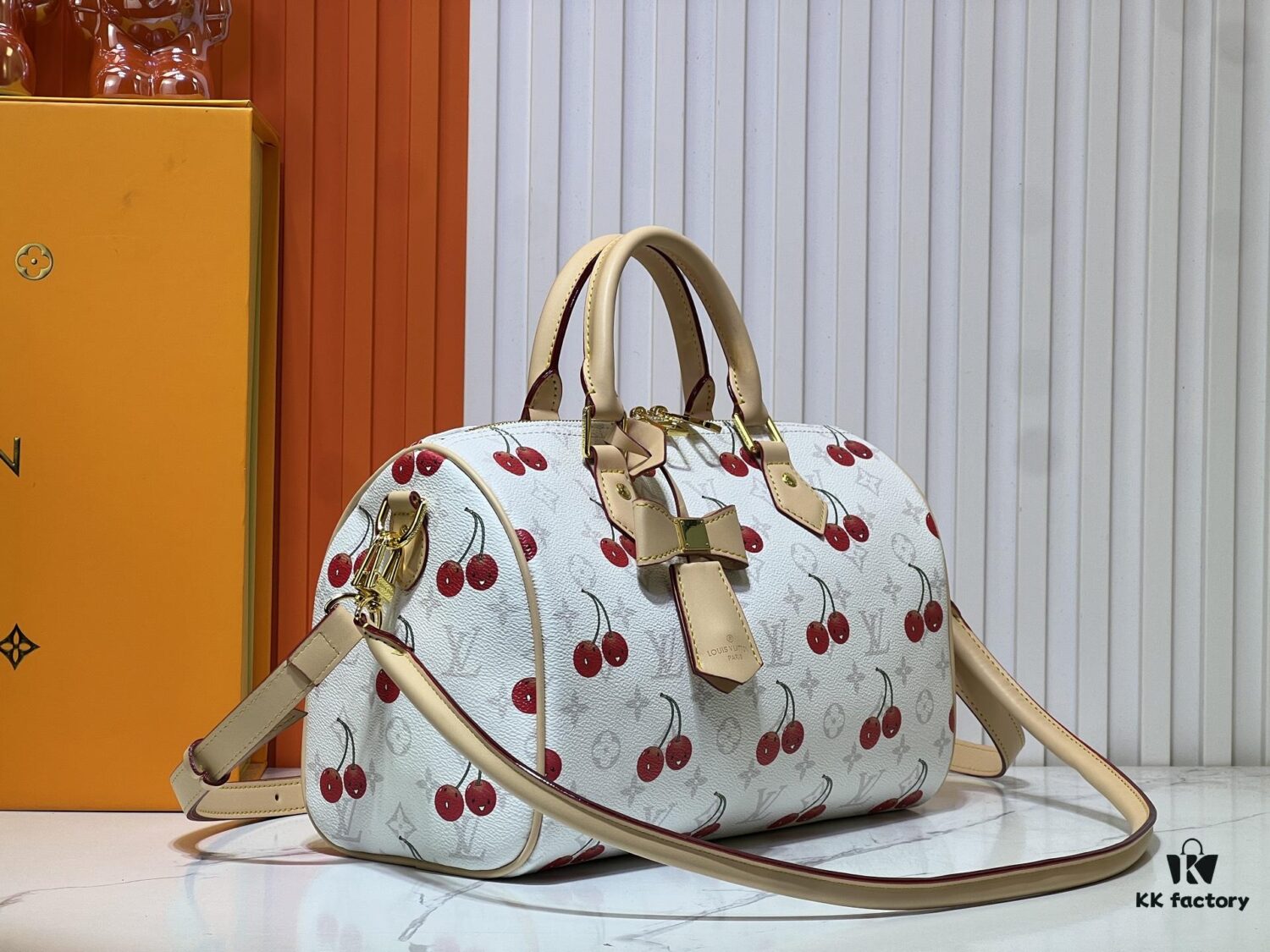 M17089 M40391 Louis Vuitton Cherry Series Handbag from 2005 Designed by Takashi Murakami