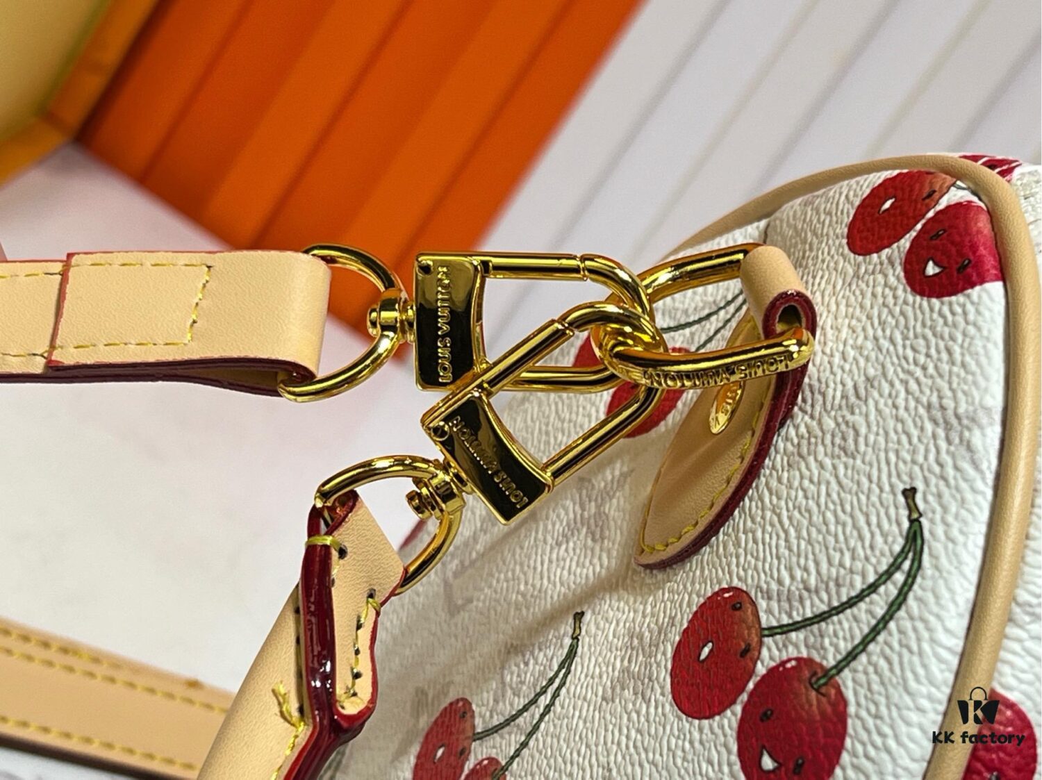 M17089 M40391 Louis Vuitton Cherry Series Handbag from 2005 Designed by Takashi Murakami