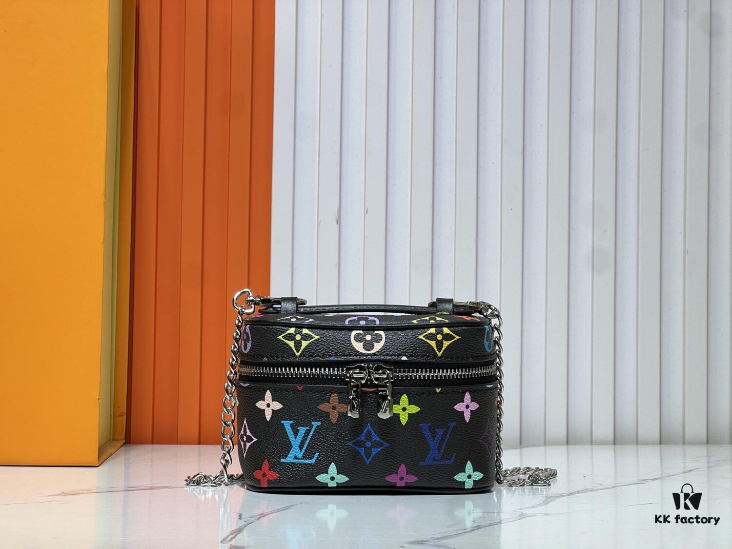 Upgraded Original M13747 M44495 M42265 M44936 M42263 LV Takashi Murakami Nice Mini Nano Cosmetic Pouch Featuring Monogram Print in 33 Vibrant Colors, 2025 LV x Takashi Murakami Collaboration White Tricolor and Black Tricolor Twelve-Section Series, Globally Popular Among Celebrities