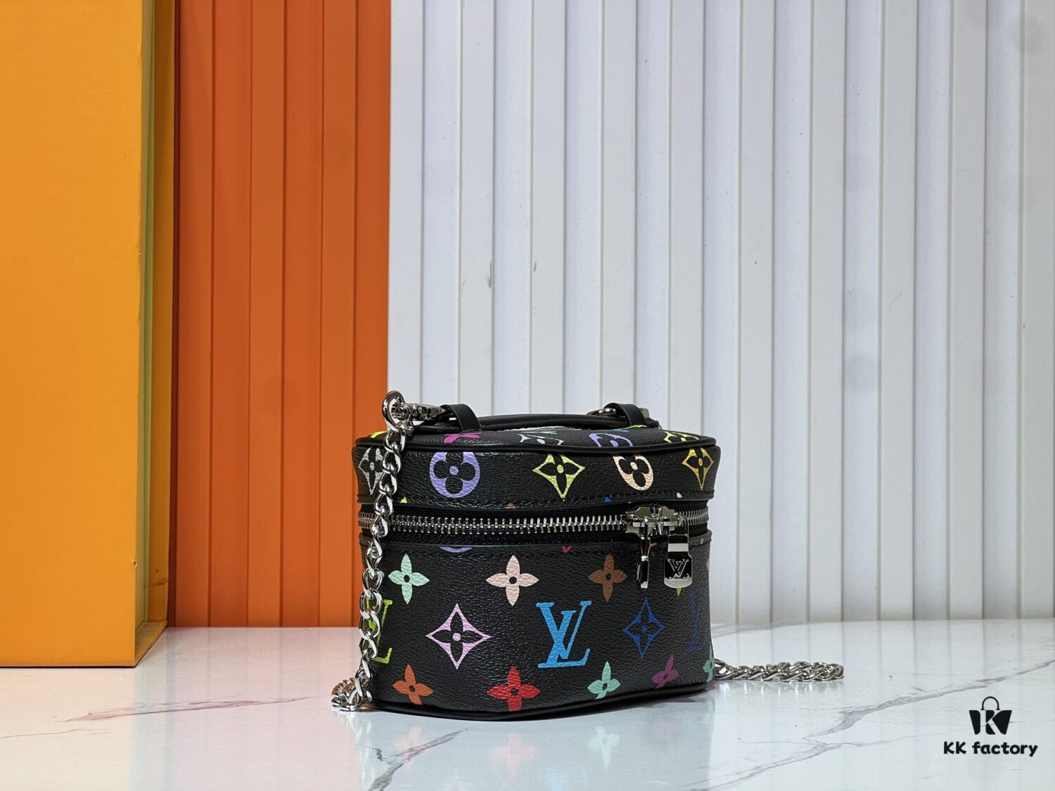 Upgraded Original M13747 M44495 M42265 M44936 M42263 LV Takashi Murakami Nice Mini Nano Cosmetic Pouch Featuring Monogram Print in 33 Vibrant Colors, 2025 LV x Takashi Murakami Collaboration White Tricolor and Black Tricolor Twelve-Section Series, Globally Popular Among Celebrities