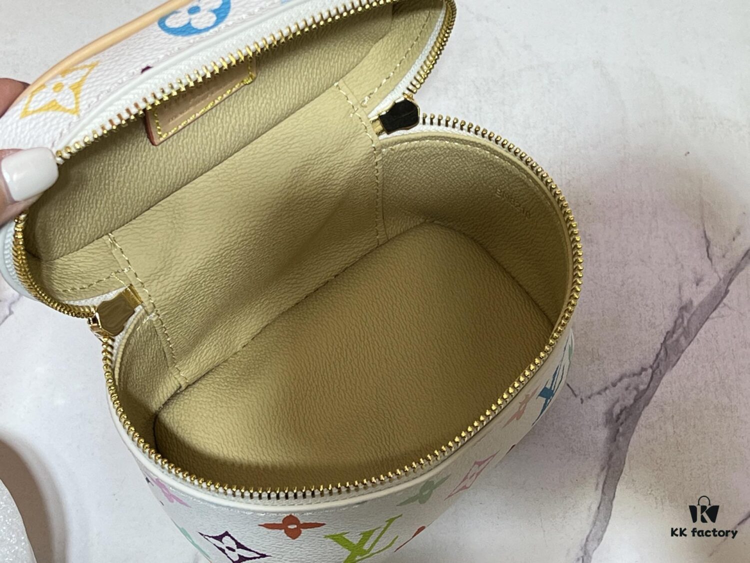 Upgraded Original M13747 M44495 M44936 M42263 M42265 LV Takashi Murakami Nice Mini Nano Pouch with Monogram Print in 33 Vibrant Colors, 2025 LV x Takashi Murakami Collaboration White Tricolor and Black Tricolor Twelve-Section Series, Popular Worldwide Among Celebrities