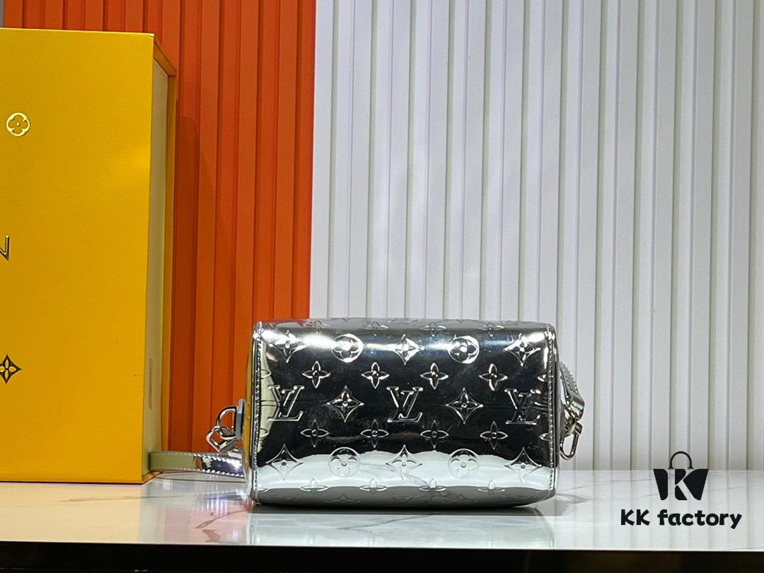 M11987 M58953 Silver Speedy Bandoulière 20 Handbag from LV Ski Collection