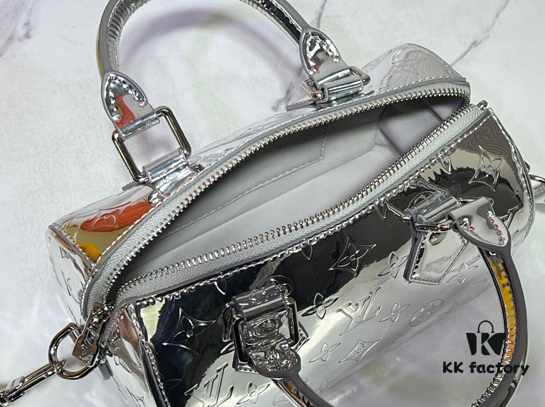 M11987 M58953 Silver Speedy Bandoulière 20 Handbag from LV Ski Collection