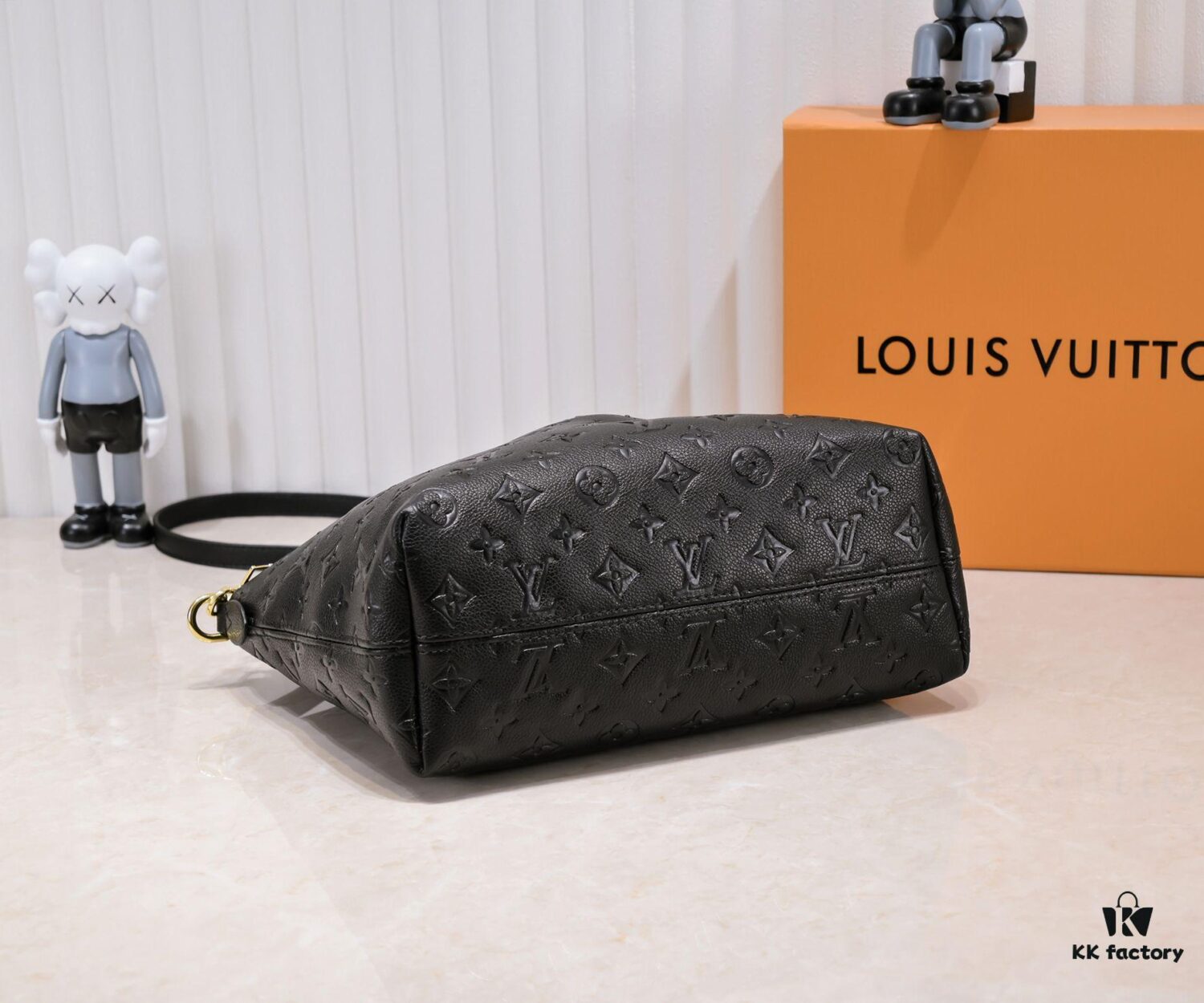 Top Quality Original Embossed Vintage Monogram Double-Sided Reversible Yellow Leather M45986 Small Size Embossed M45987 Large Size Boétie Small Zip Tote Bag in Monogram Canvas with Leather Trims, Fabric Lining, Lock and LV-Embossed Leather Tag