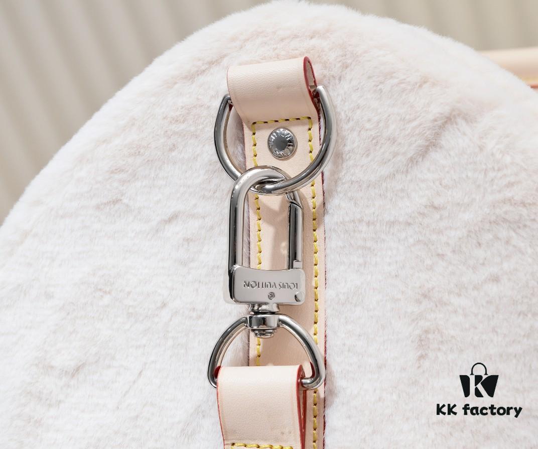 Exclusive Real Photo - Upgraded Version‼️ M23108 Puffy Shearling Keepall Bandoulière 50