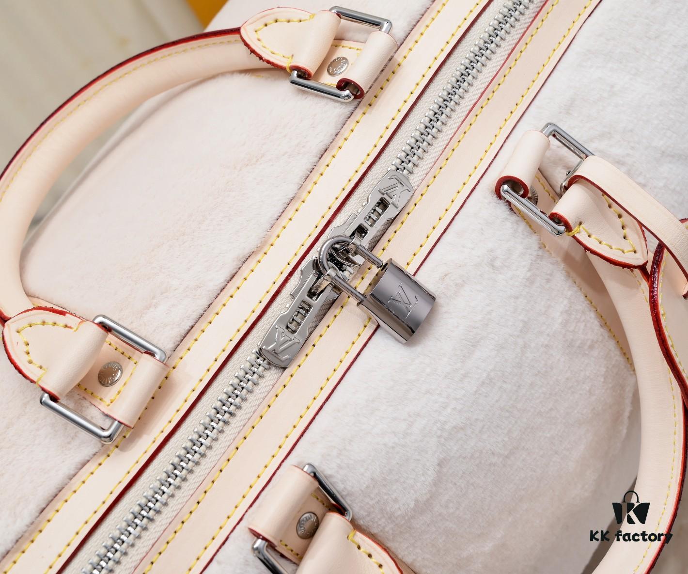 Exclusive Real Photo - Upgraded Version‼️ M23108 Puffy Shearling Keepall Bandoulière 50