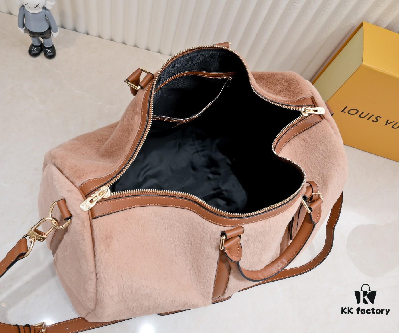 Exclusive Real Shot - Upgraded Version ‼️ M23108 Puffy Shearling Keepall Bandoulière 50