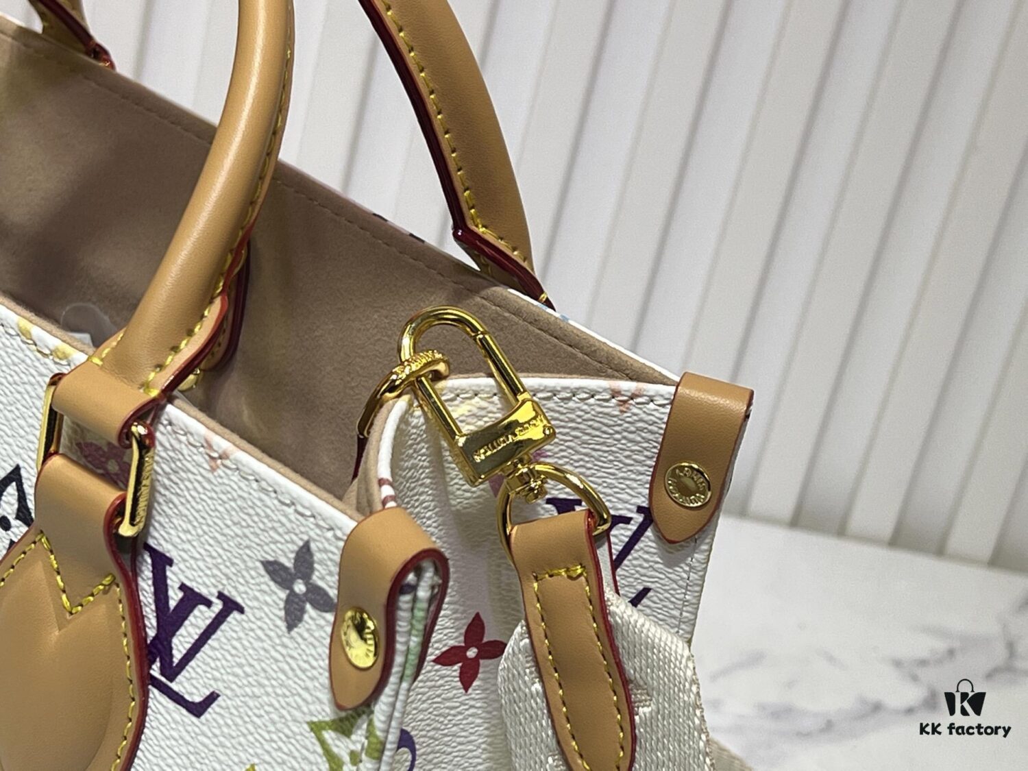 M45659 M46373🔥Lv & Murakami🐼 White Tri-color OnTheGo PM New Version