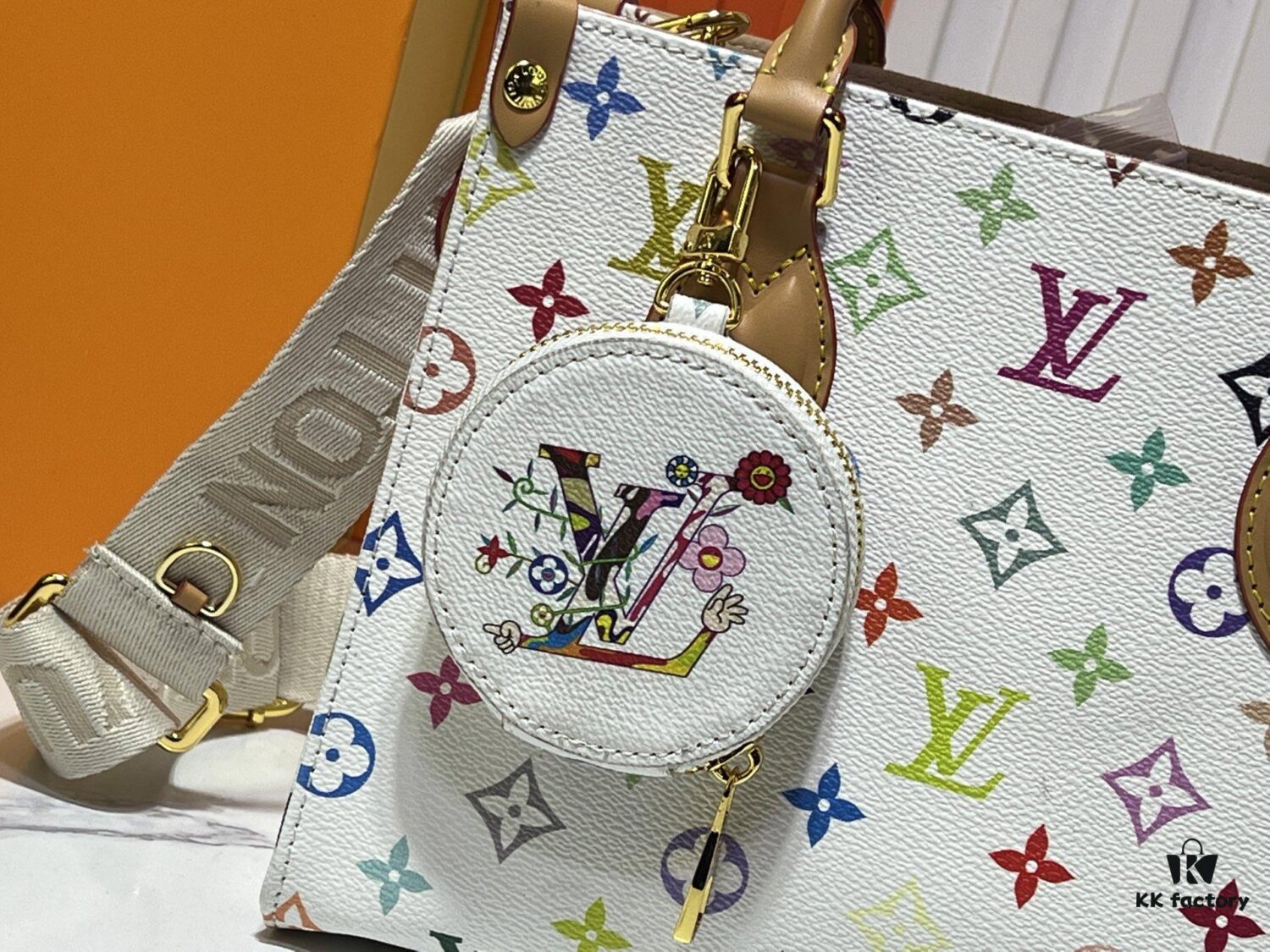 M45659 M46373🔥Lv & Murakami🐼 White Tri-color OnTheGo PM New Version