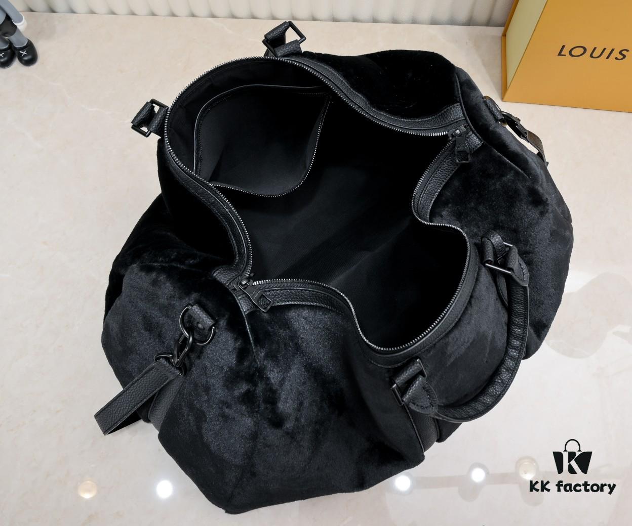 Exclusive Real Photo - Upgraded Version ‼️ M23108 Puffy Shearling Keepall Bandoulière 50