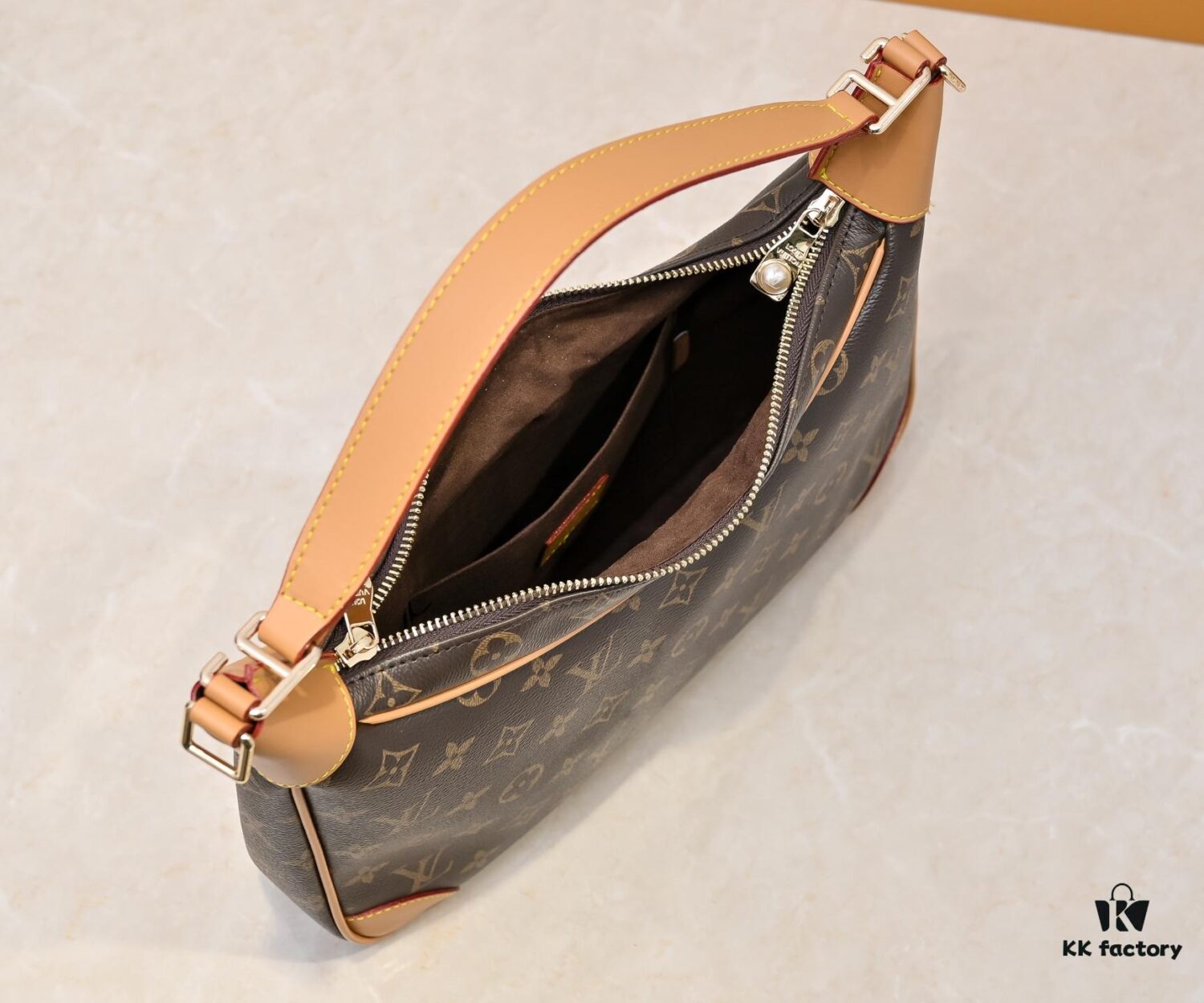 Upgraded Original M14196 Monogram Unisex 2025 Early Spring Soft Leather Series Horn Hobo Bag