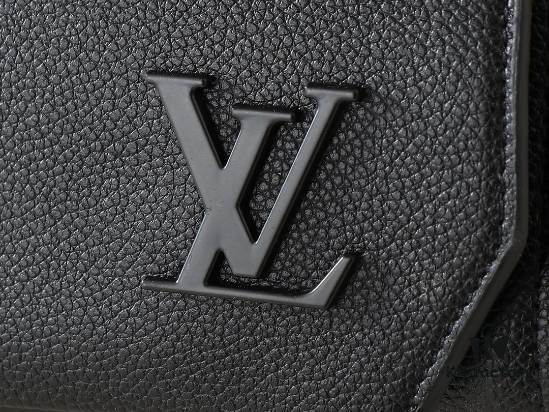 Upgraded Original Takeoff Small Aer Messenger Bag in Black and Military Green