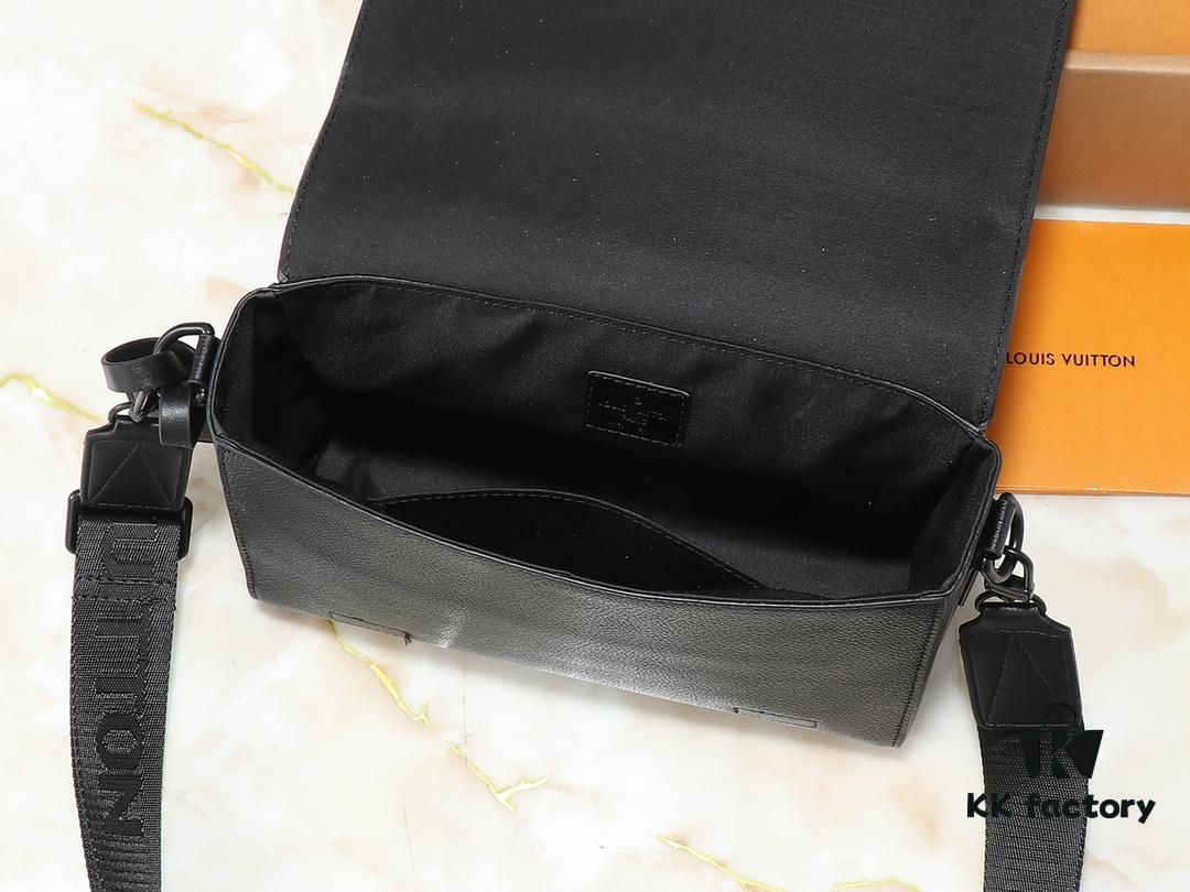 Upgraded Original Takeoff Small Aer Messenger Bag in Black and Military Green