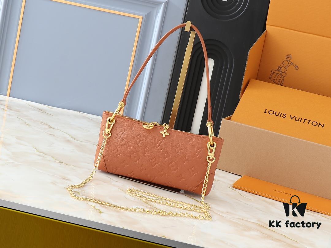 Upgraded Original 🔥Chain Strap🔥 M12174 This Pochette Sèvres Belongs to the LV Ski Collection, Ready to Shine in a 'Sparkling' Gun-Metallic Tone