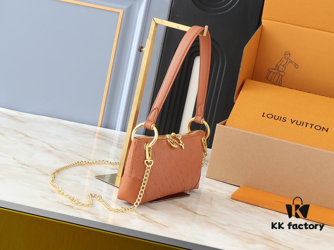 Upgraded Original 🔥Chain Strap🔥 M12174 This Pochette Sèvres Belongs to the LV Ski Collection, Ready to Shine in a 'Sparkling' Gun-Metallic Tone