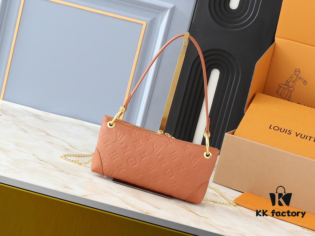 Upgraded Original 🔥Chain Strap🔥 M12174 This Pochette Sèvres Belongs to the LV Ski Collection, Ready to Shine in a 'Sparkling' Gun-Metallic Tone