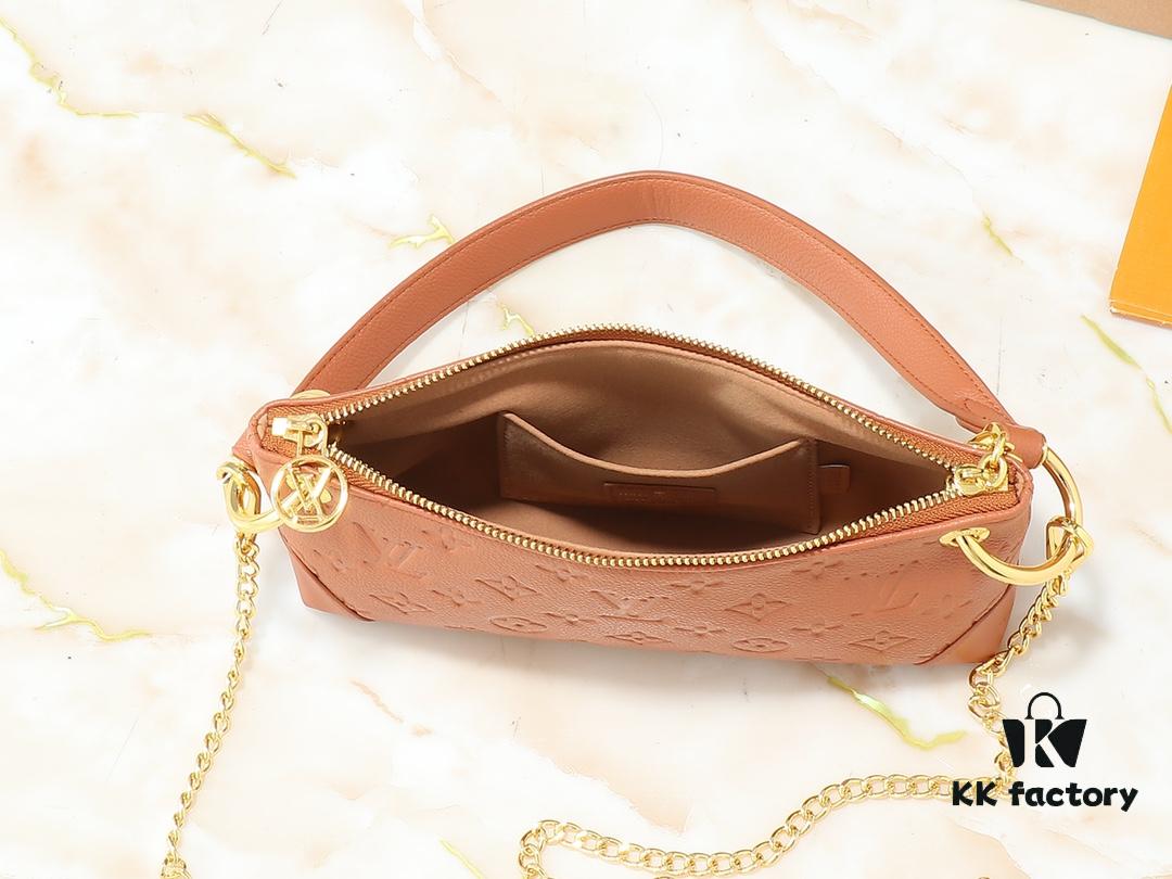 Upgraded Original 🔥Chain Strap🔥 M12174 This Pochette Sèvres Belongs to the LV Ski Collection, Ready to Shine in a 'Sparkling' Gun-Metallic Tone