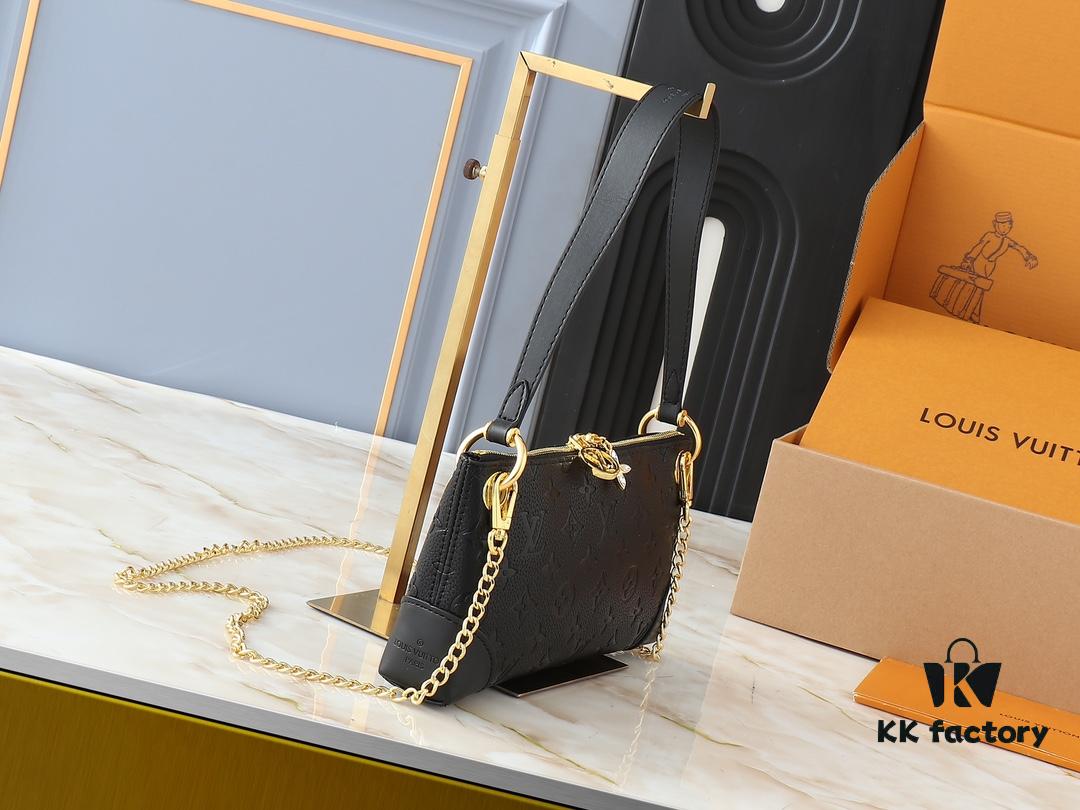 Upgraded Original 🔥Chain Strap🔥 M12174 This Pochette Sèvres Belongs to the LV Ski Collection, Ready to Shine in a 'Glittering' Gun-Metallic Tone