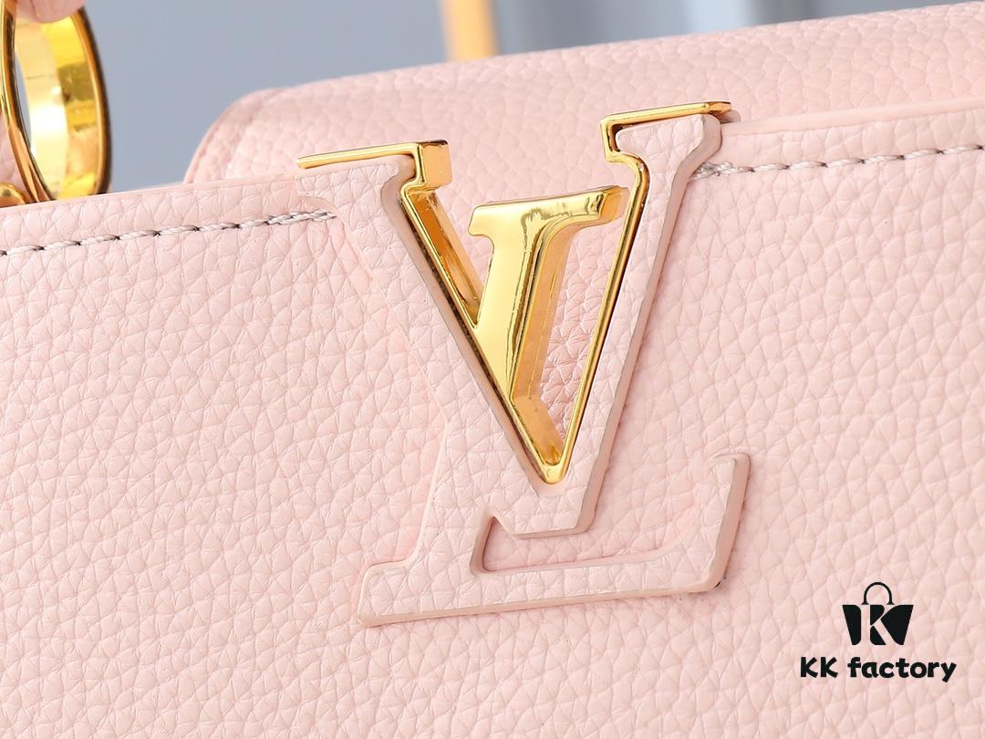 Upgraded Original M24728 M24736 M25087 M24655 M24656 M24733 M24729 M25090 M12785 M24727 M24745 This Mini Capucines Bag is crafted from refined Taurillon leather, accentuated by lustrous handle rings and the signature LV lettering that enhances its compact silhouette. The detachable shoulder strap allows for versatile styling as a shoulder or cross-body bag. Dimensions: 21.0 x 13.6 x 8.0 cm (L x H x W)