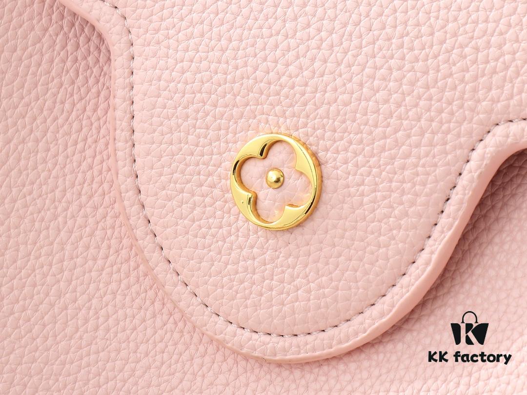 Upgraded Original M24728 M24736 M25087 M24655 M24656 M24733 M24729 M25090 M12785 M24727 M24745 This Mini Capucines Bag is crafted from refined Taurillon leather, accentuated by lustrous handle rings and the signature LV lettering that enhances its compact silhouette. The detachable shoulder strap allows for versatile styling as a shoulder or cross-body bag. Dimensions: 21.0 x 13.6 x 8.0 cm (L x H x W)