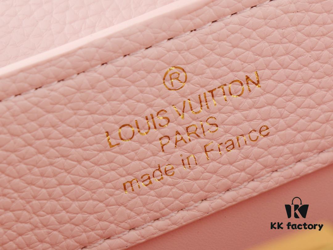 Upgraded Original M24728 M24736 M25087 M24655 M24656 M24733 M24729 M25090 M12785 M24727 M24745 This Mini Capucines Bag is crafted from refined Taurillon leather, accentuated by lustrous handle rings and the signature LV lettering that enhances its compact silhouette. The detachable shoulder strap allows for versatile styling as a shoulder or cross-body bag. Dimensions: 21.0 x 13.6 x 8.0 cm (L x H x W)