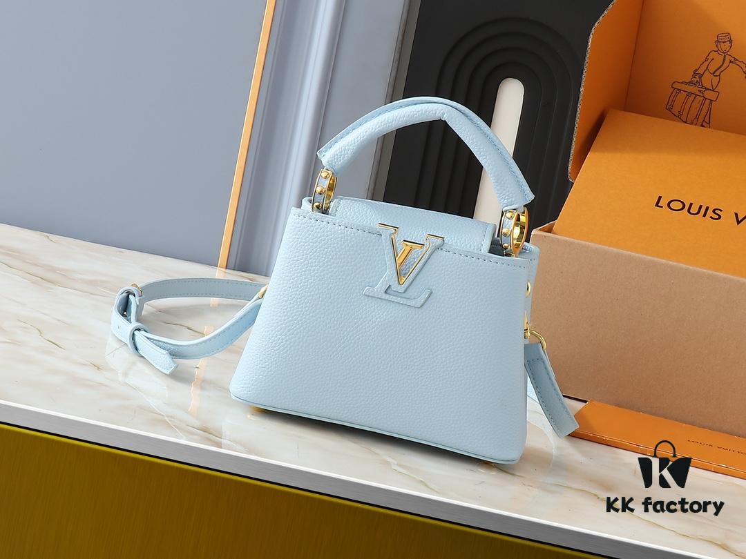 Upgraded Original M24728 M24736 M25087 M24655 M24656 M24733 M24729 M25090 M12785 M24727 M24745 This Capucines Mini Bag is crafted from refined Taurillon calf leather, accented with a lustrous handle ring and the iconic LV letter motif that enhances its compact silhouette. Featuring a detachable shoulder strap for versatile styling as a shoulder or crossbody bag. Dimensions: 21.0 x 13.6 x 8.0 cm (L x H x W)