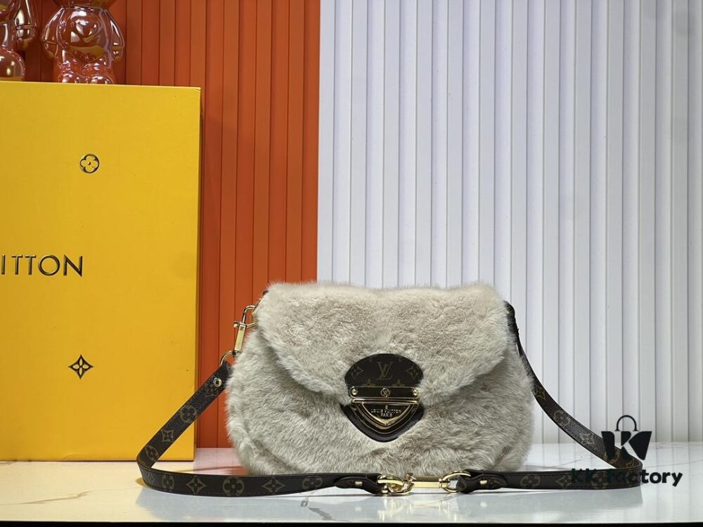 Upgraded Original M12097 M12192 M46829 Sunset Bag Crafted in Soft Shearling