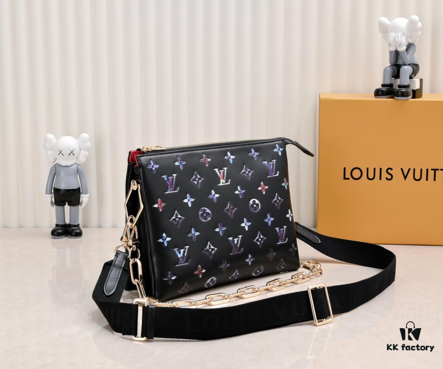 Exclusive Real Shot - Upgraded Version ‼️ M21353 Printed 57790 This Coussin Mini Bag Features Monogram Embossed Lambskin with Floral Pattern Integrated into the LV Letters and Monogram Flowers