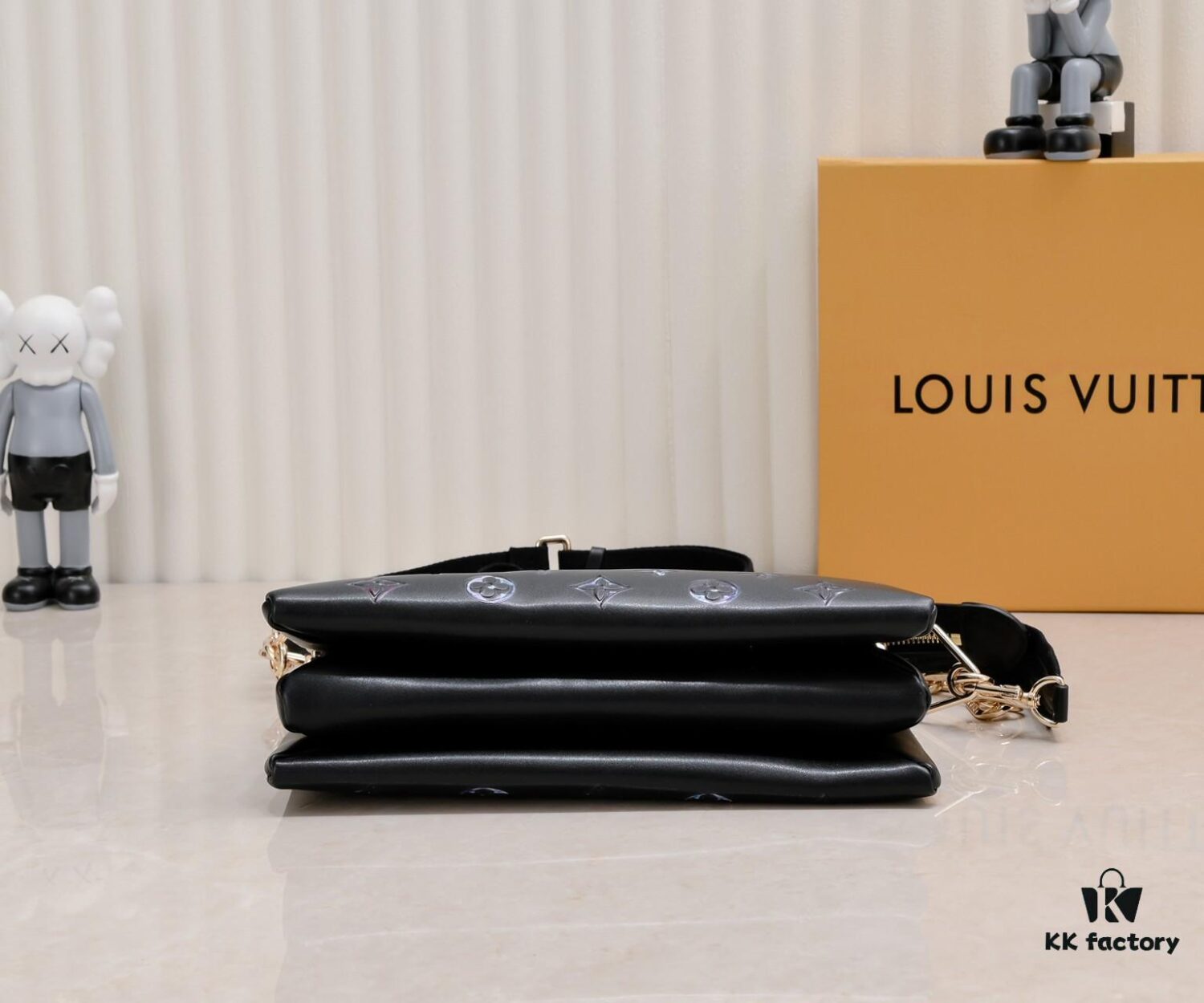 Exclusive Real Shot - Upgraded Version ‼️ M21353 Printed 57790 This Coussin Mini Bag Features Monogram Embossed Lambskin with Floral Pattern Integrated into the LV Letters and Monogram Flowers