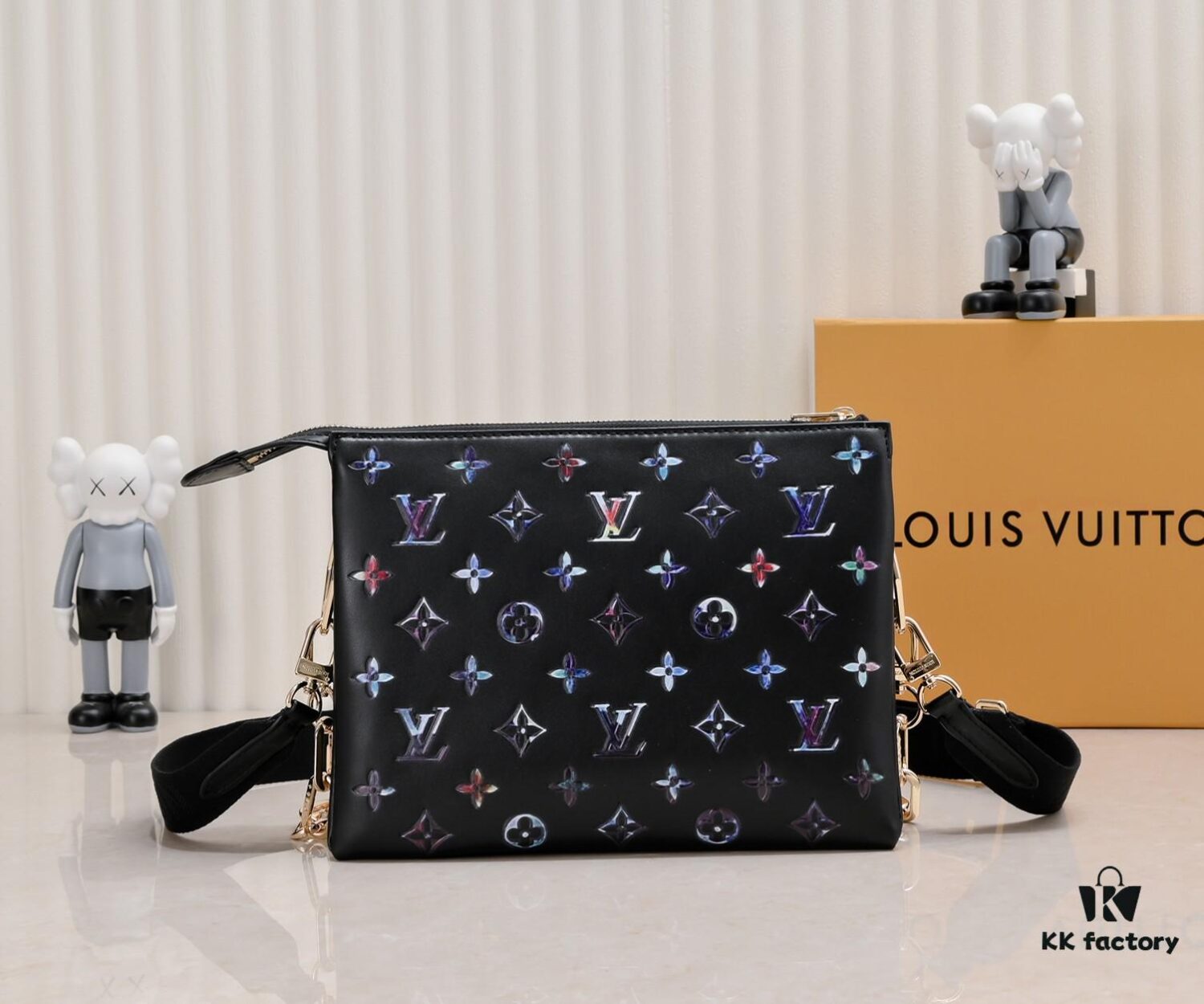 Exclusive Real Shot - Upgraded Version ‼️ M21353 Printed 57790 This Coussin Mini Bag Features Monogram Embossed Lambskin with Floral Pattern Integrated into the LV Letters and Monogram Flowers