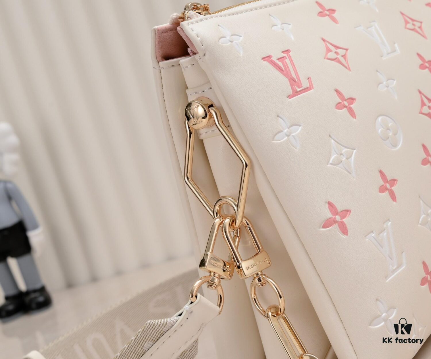 Exclusive Real Shot - Upgraded Version ‼️ M21353 Printed 57790 Small Coussin Handbag in Monogram Embossed Lambskin