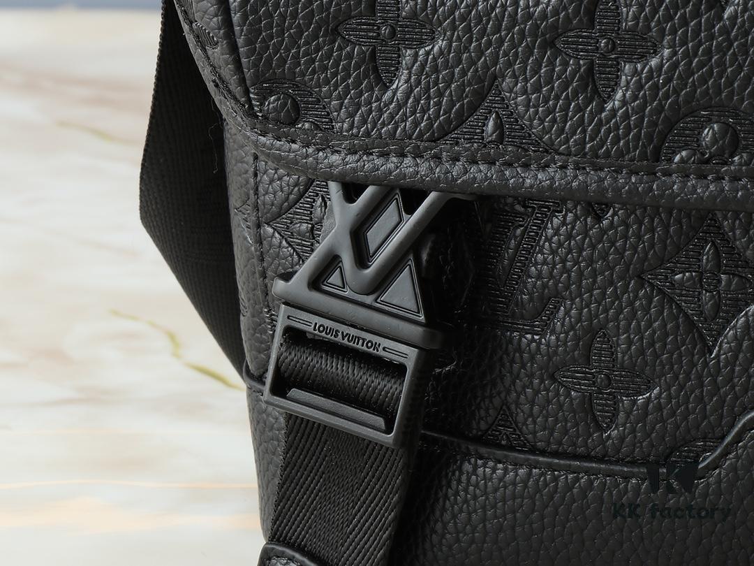 Upgraded Original M25121 Voyager Small Messenger Bag