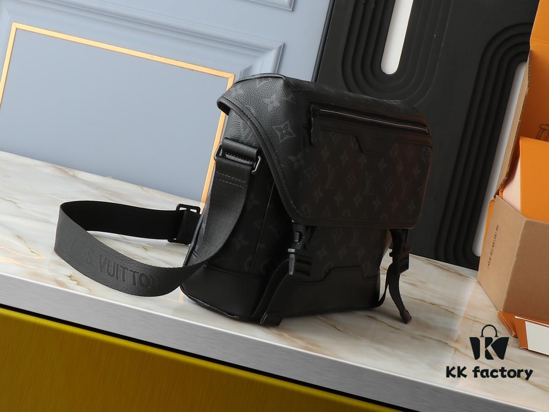 Upgraded Original M25121 Voyager Small Messenger Bag