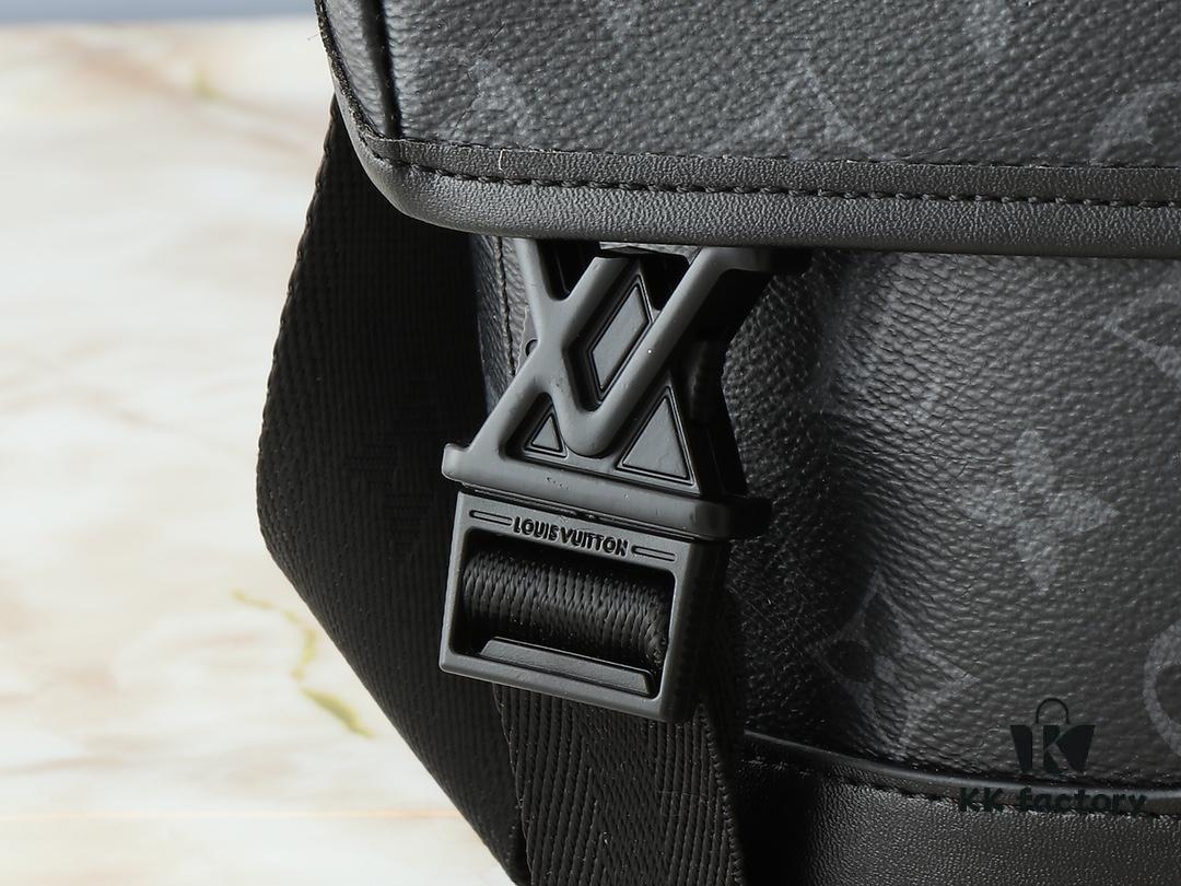 Upgraded Original M25121 Voyager Small Messenger Bag