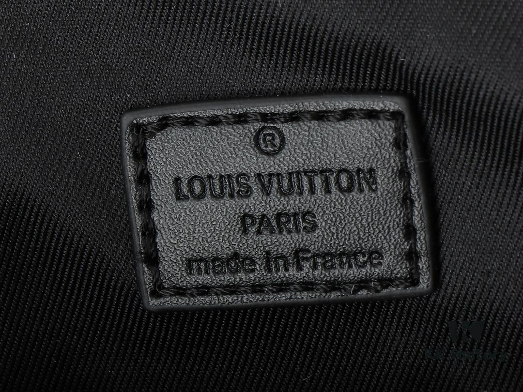 Upgraded Original M25121 Voyager Small Messenger Bag