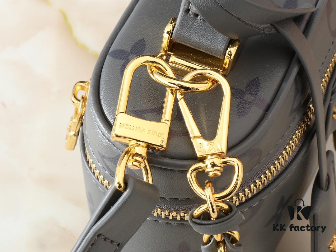 Upgraded Original M12427 Vanity Chain Pouch