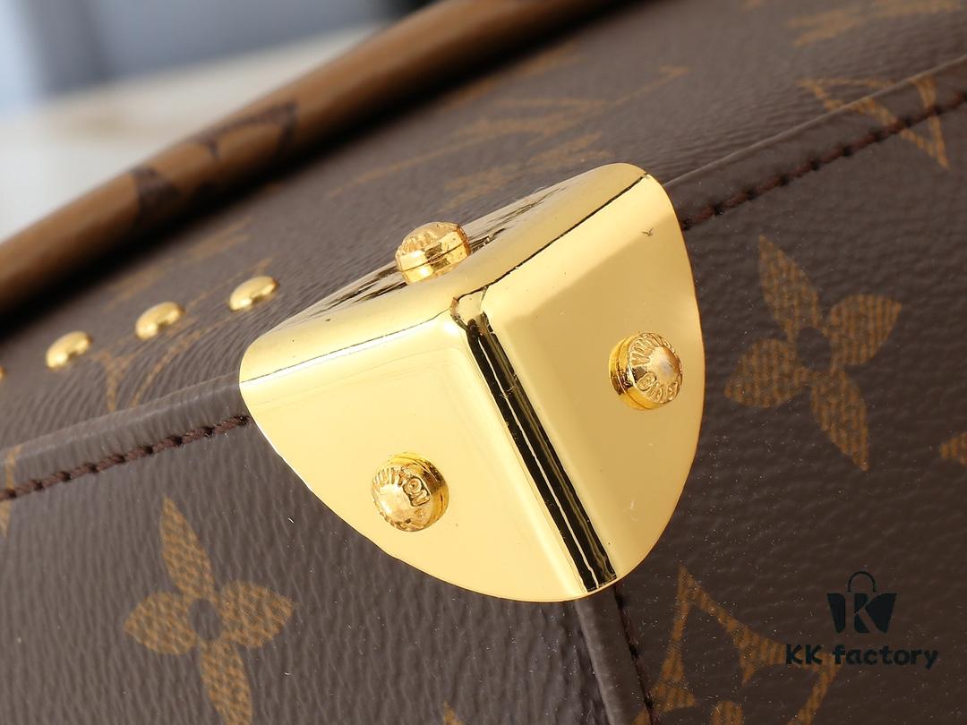 Upgraded Original M25081 LV Latest Runway Style Size: 27x17x8 cm