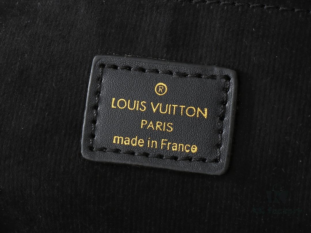 Upgraded Original M25081 LV Latest Runway Style Size: 27x17x8 cm