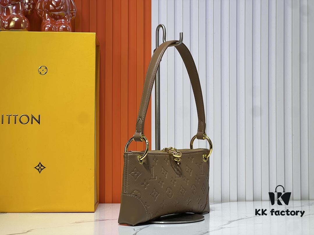 Upgraded Original M12174 This Pochette Sèvres Belongs to the LV Ski Collection, Ready to Shine in a 'Sparkling' Gunmetal Tone