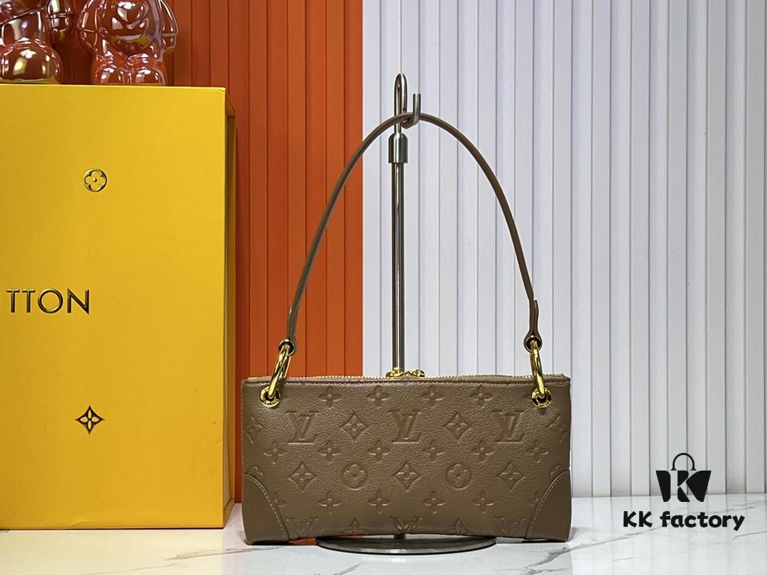 Upgraded Original M12174 This Pochette Sèvres Belongs to the LV Ski Collection, Ready to Shine in a 'Sparkling' Gunmetal Tone