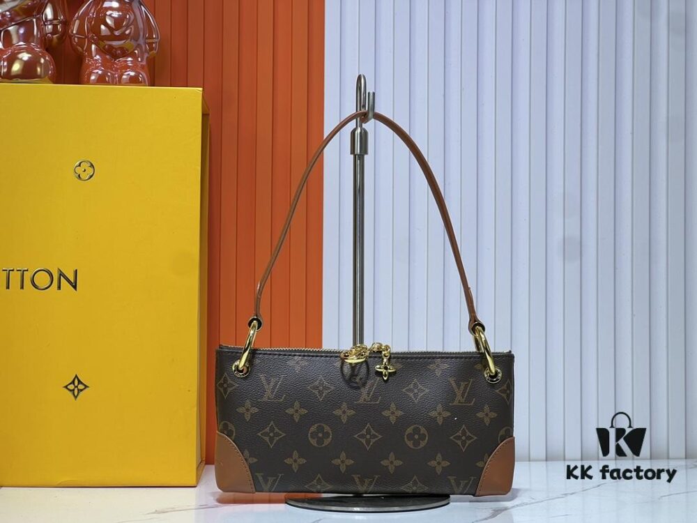 Upgraded Original M12174 This Pochette Sèvres Belongs to the LV Ski Collection, Ready to Shine in a 'Sparkling' Gunmetal Tone