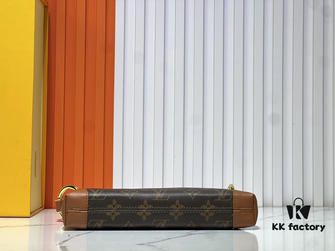 Upgraded Original M12174 This Pochette Sèvres Belongs to the LV Ski Collection, Ready to Shine in a 'Sparkling' Gunmetal Tone